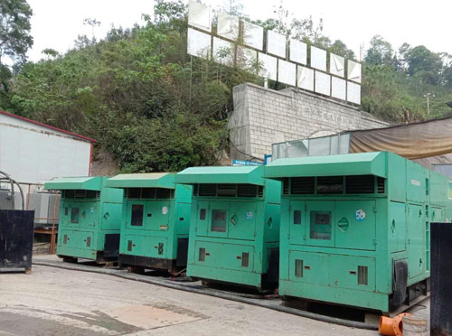 贵池先进的应急发电机系统中智能监测和控制系统如何确保电压稳定？